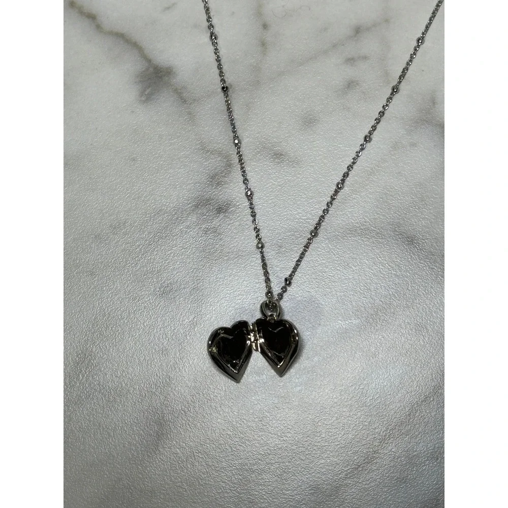 Kendra Scott OS Silver Heart Locket Necklace Rhodium Sunburst Y2K Romantic - Picture 5 of 5